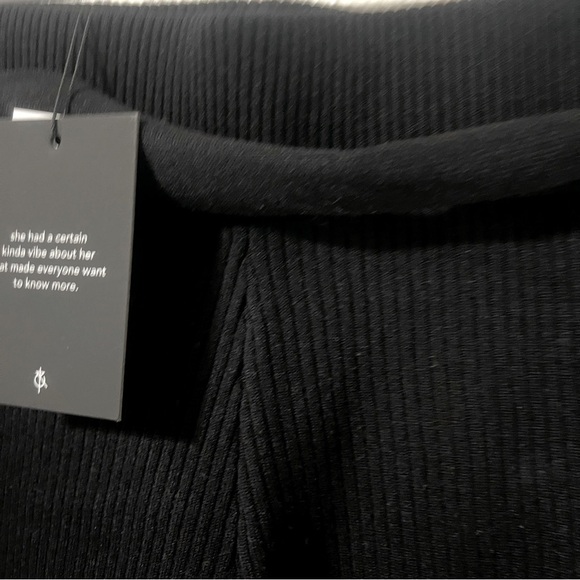 4th & Reckless Petite 8P Women Black Ribbed Side Slit Hem Wide Leg Belted Pants - Picture 2 of 10